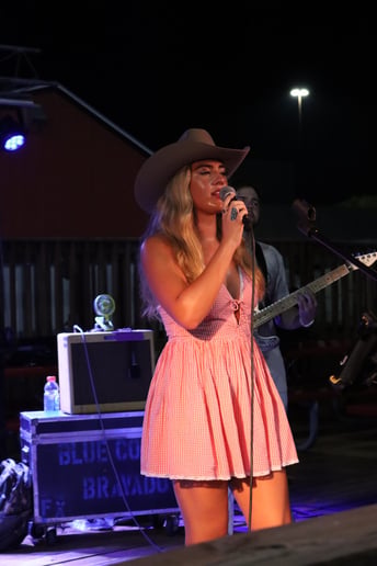Gallery photo 4 of Morgan Higman & The Sticks