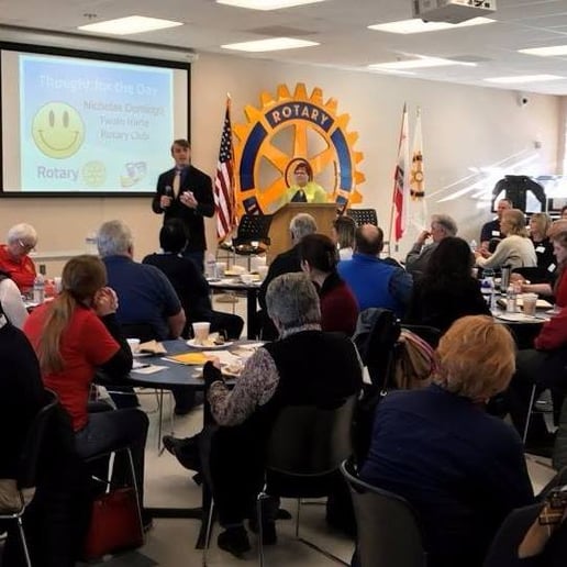 Gallery photo 2 of Motivational Speaking - Your Day 1