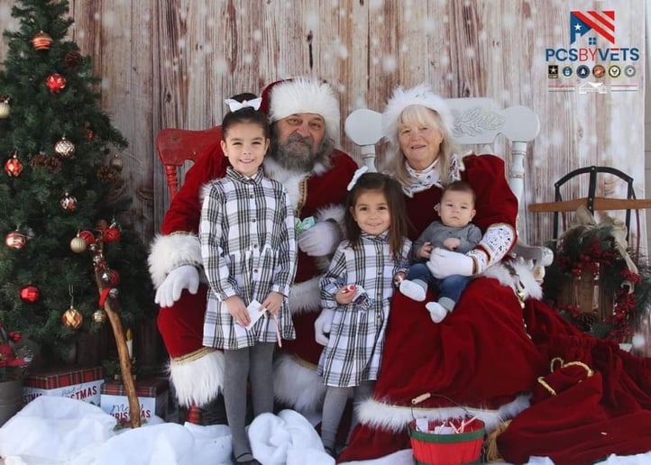 Gallery photo 1 of Mr and Mrs Claus