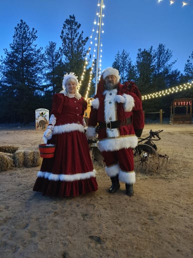 Gallery photo 5 of Mr and Mrs Claus