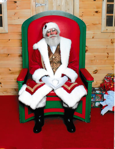 Gallery photo 1 of Mr and Mrs Santa Lapointe