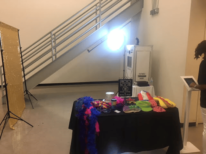 Gallery photo 3 of MR Jumpers Photo Booth
