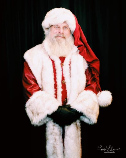 Gallery photo 2 of Mr & Mrs Claus of Waterbury