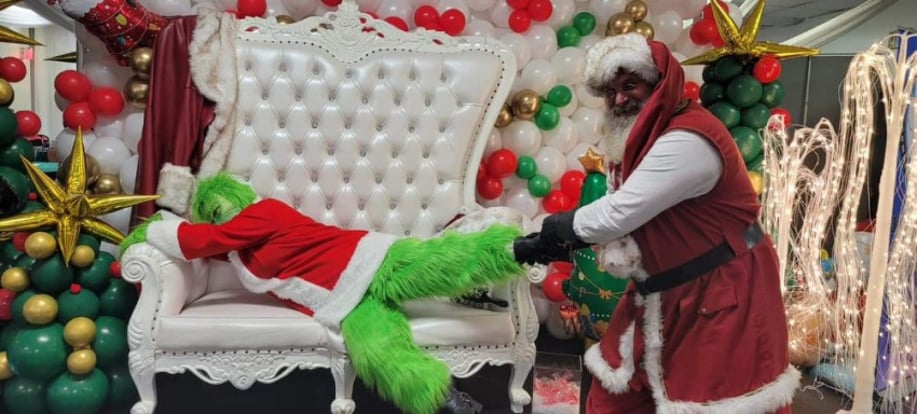 Gallery photo 5 of Mr & Mrs Claus of Waterbury