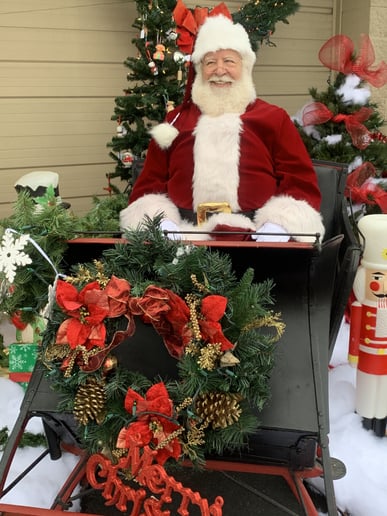 Gallery photo 6 of Santa & Mrs. Claus of the Twin Cities