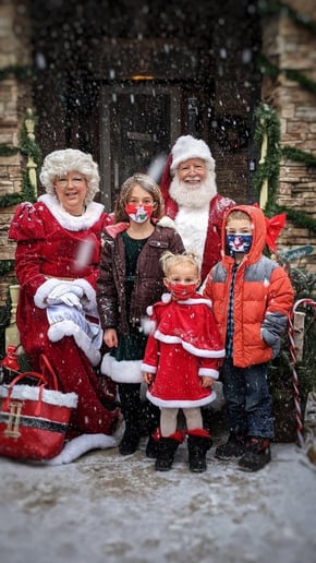 Gallery photo 32 of Santa & Mrs. Claus of the Twin Cities