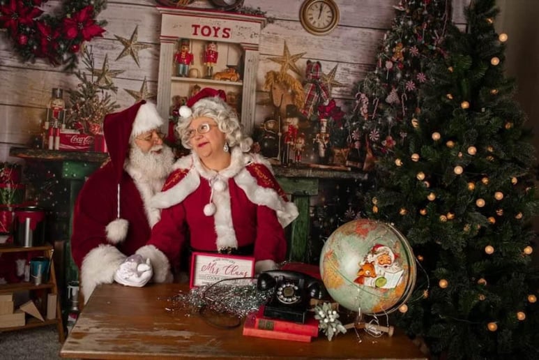 Gallery photo 64 of Santa & Mrs. Claus of the Twin Cities