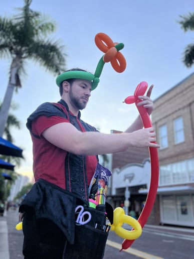 Gallery photo 4 of Mr. Roman Balloons