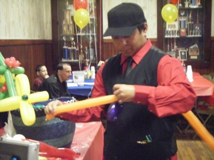 Gallery photo 5 of Mr Vega "The Balloon guy"