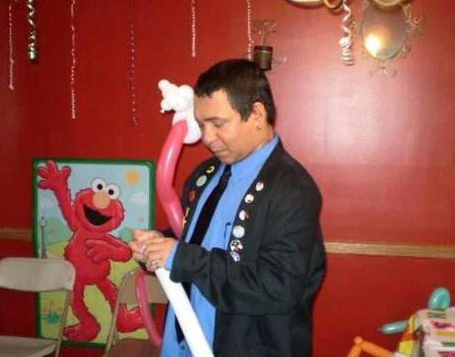Gallery photo 9 of Mr Vega "The Balloon guy"