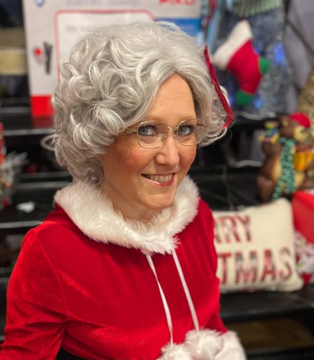 Gallery photo 1 of Mrs Becky Claus