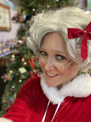 Gallery photo 4 of Mrs Becky Claus