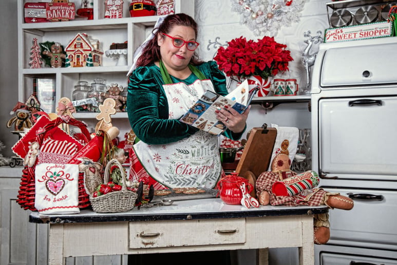 Gallery photo 4 of Mrs Claus - DeeLu Kringle