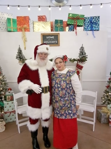 Gallery photo 9 of Mrs. Claus Giggles