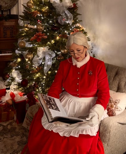 Gallery photo 17 of Mrs Claus