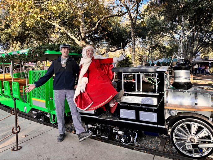 Gallery photo 18 of Mrs Claus