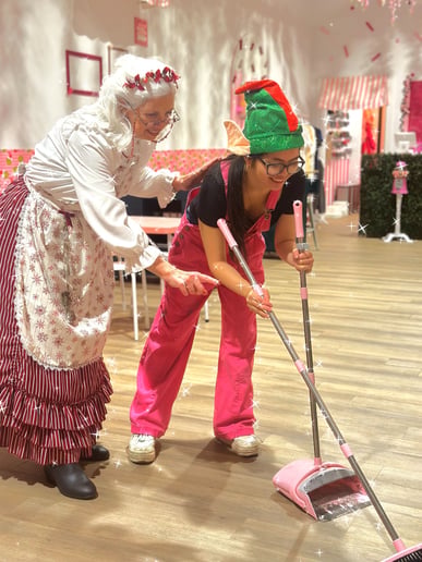 Gallery photo 30 of Mrs Claus