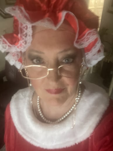 Gallery photo 4 of Mrs Debbie Claus