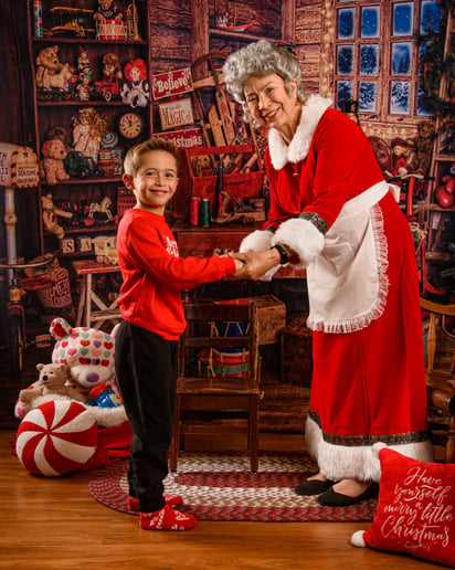 Gallery photo 3 of Mrs. Claus NM
