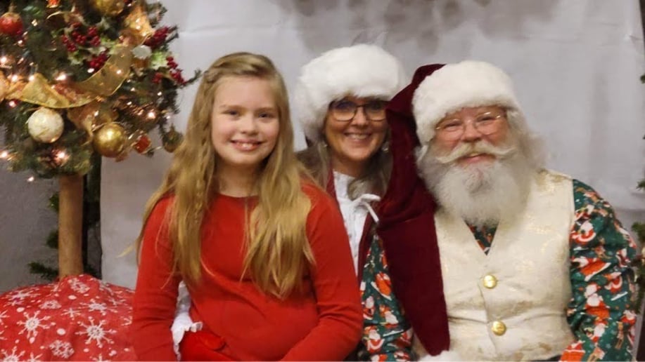Gallery photo 3 of Mrs. Susan Claus
