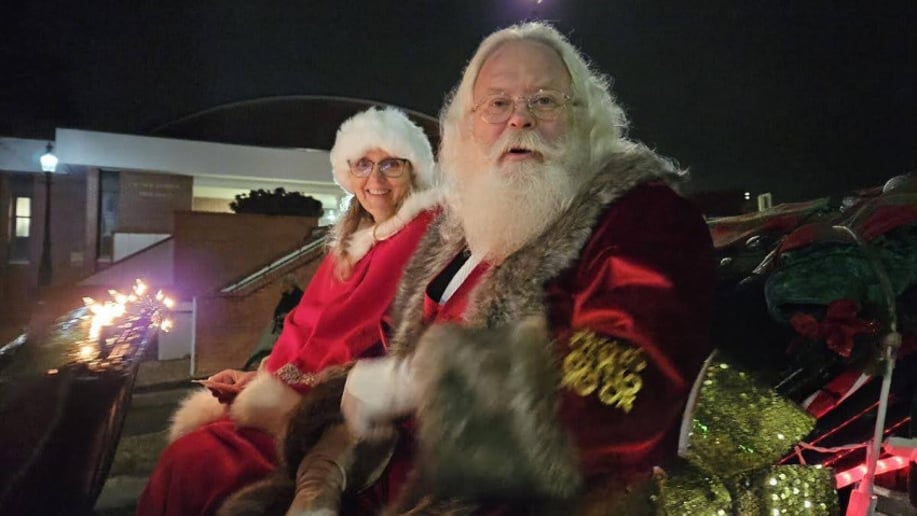 Gallery photo 4 of Mrs. Susan Claus