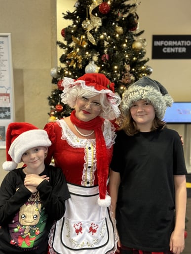 Gallery photo 4 of Mrs Claus Orlando