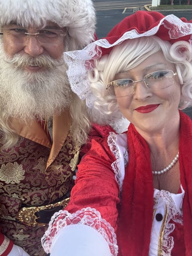 Gallery photo 5 of Mrs Claus Orlando