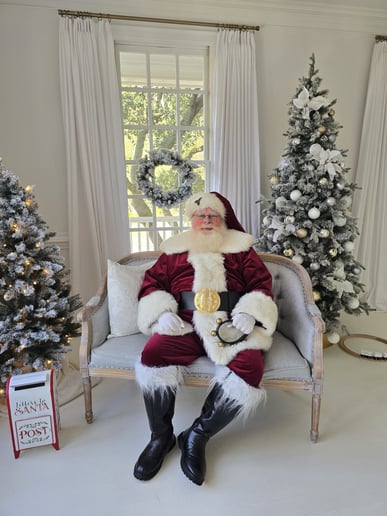 Gallery photo 6 of Santa Mikee
