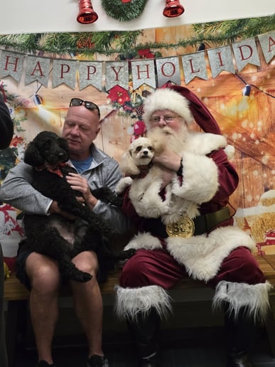 Gallery photo 3 of Santa Mikee