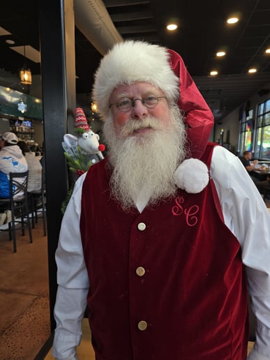 Gallery photo 8 of Santa Mikee