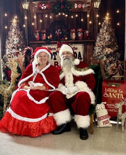 Gallery photo 1 of Mrs. Claus StL
