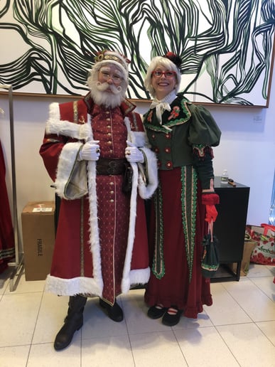 Gallery photo 6 of Mrs. Claus, The Independent Claus