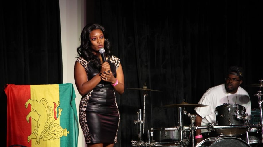 Gallery photo 2 of Mrs Dolla