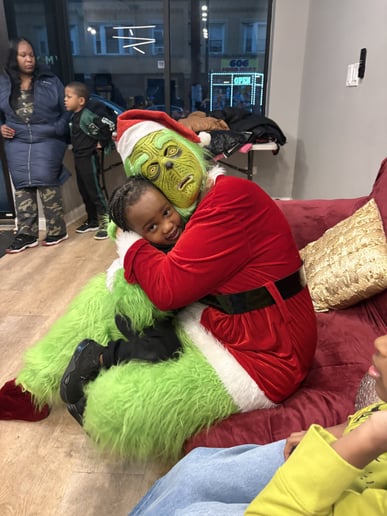 Gallery photo 7 of Mr.(s) GRINCH