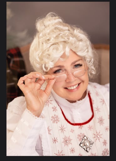 Gallery photo 2 of Mrs. Claus Vintage