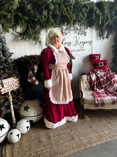 Gallery photo 4 of Mrs. Claus Vintage