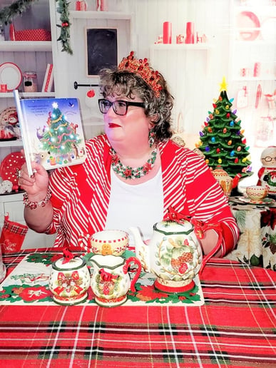 Gallery photo 2 of Mrs. Santa