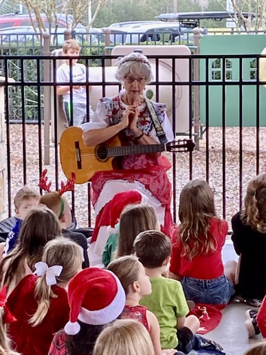 Gallery photo 6 of Mrs. Sunshine Claus Storytelling