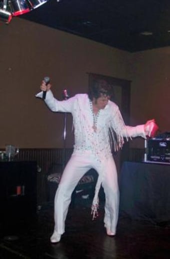 Gallery photo 11 of Mr. Thrill DJ PLUS/Elvis/Diamond/Ratpack