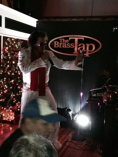 Gallery photo 20 of Mr. Thrill DJ PLUS/Elvis/Diamond/Ratpack