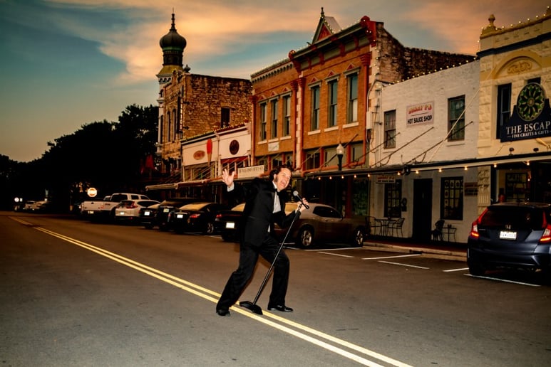 Gallery photo 15 of Mr. Thrill DJ PLUS/Elvis/Diamond/Ratpack