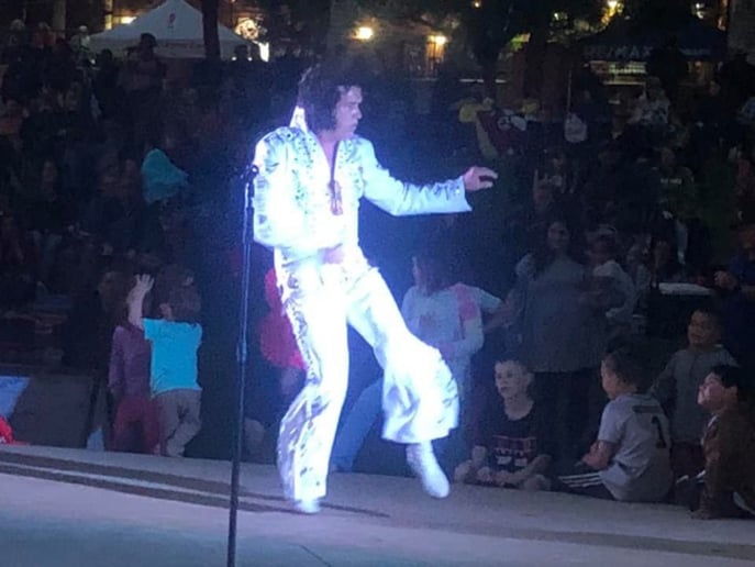 Gallery photo 23 of Mr. Thrill DJ PLUS/Elvis/Diamond/Ratpack
