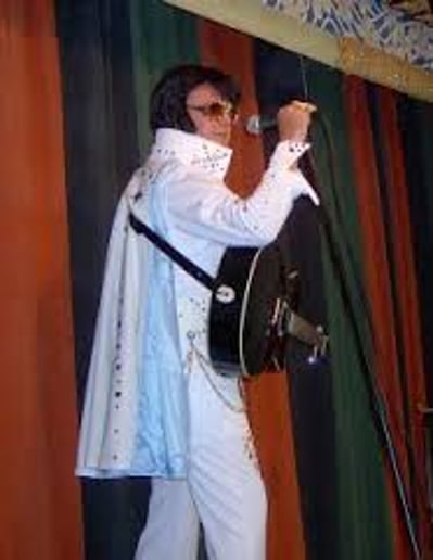 Gallery photo 2 of Elvis Sings for You!