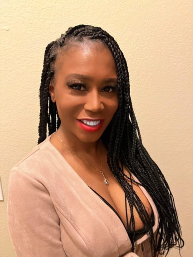 Gallery photo 3 of Ms. Dee Happiness the Corny Comedian