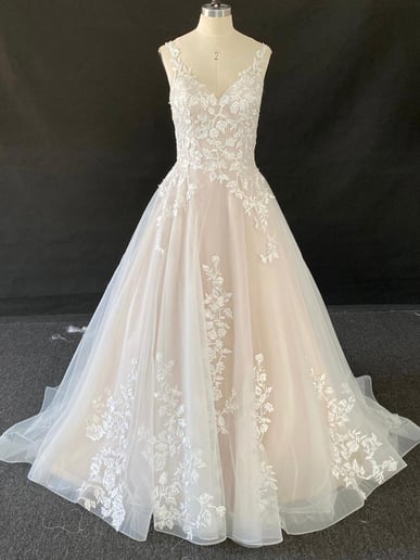 Gallery photo 8 of MT's Two Hearts Wedding Chapel & Boutique