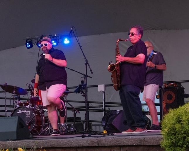 Gallery photo 3 of Muddy River Blues