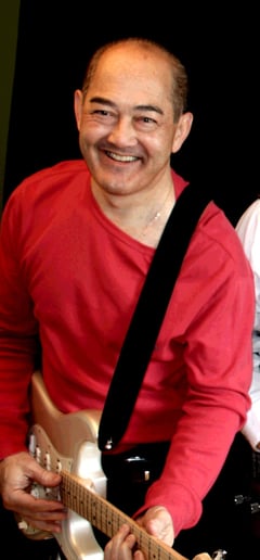 Gallery photo 2 of Vic Lyn, Multi-Genre Guitarist