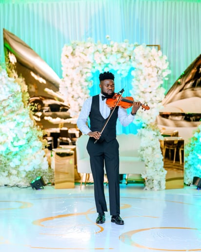 Gallery photo 3 of John - Multi-Genre Violinist