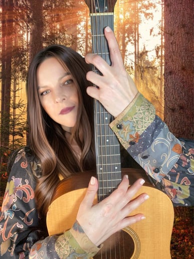 Gallery photo 7 of Multi Instrumentalists Songstress