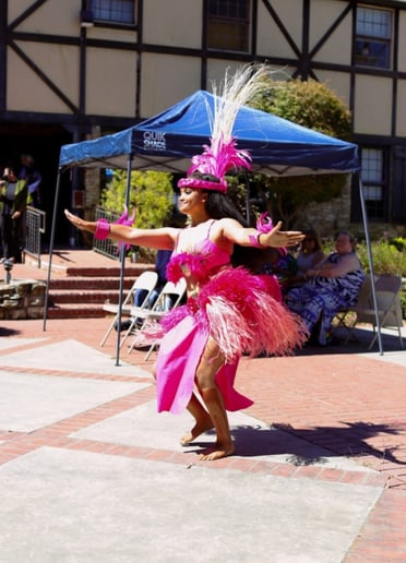 Gallery photo 2 of Otea Dancer
